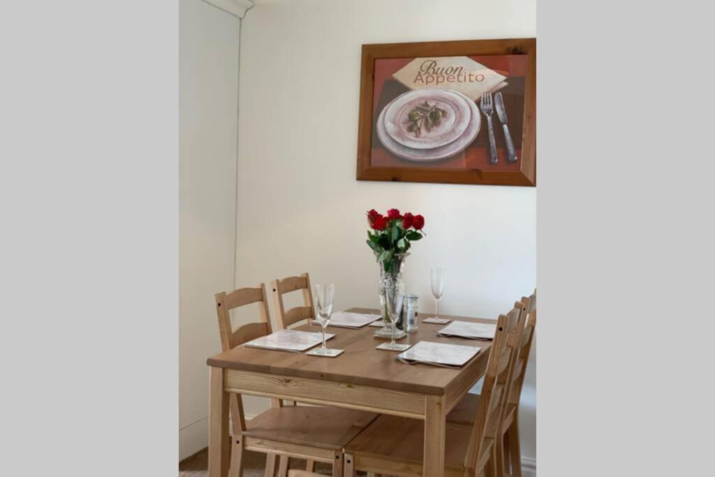 A Charming, Spacious 2 Bedroom Apartment In Lytham Lytham St Annes Kültér fotó